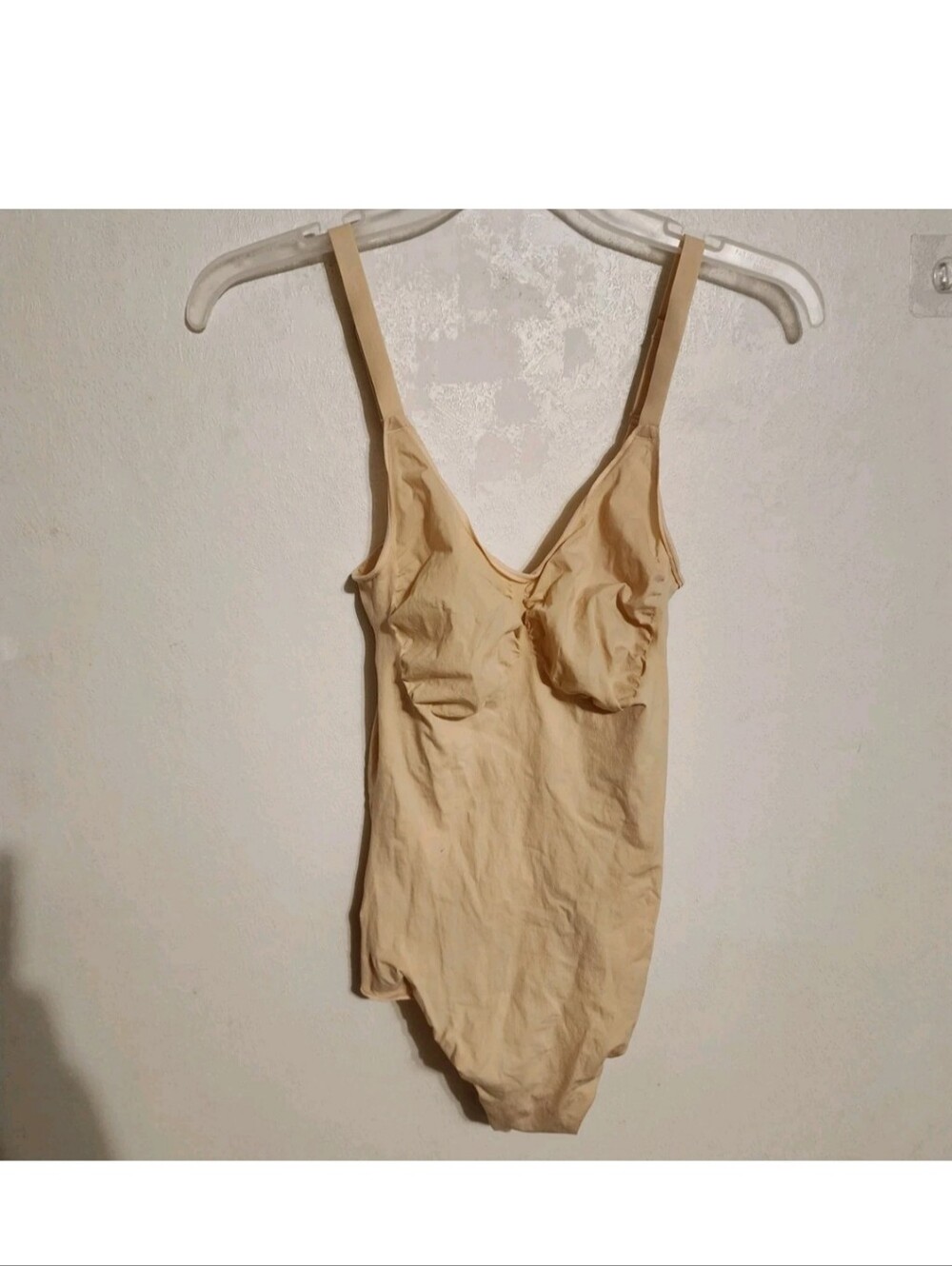 Skims Sculpt Bodysuit Size 4X NWOT, tiny mark shown in picture